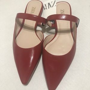 ZARA RED FLAT SANDALS SZ 5